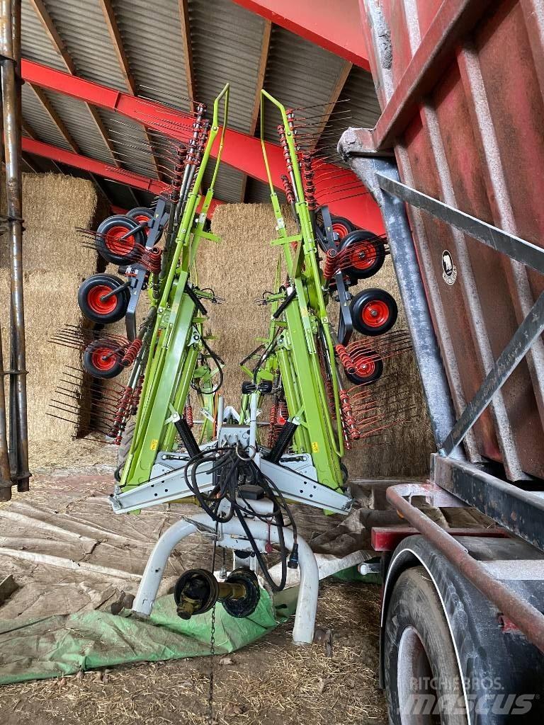 CLAAS Liner 3600 Ancinho virador