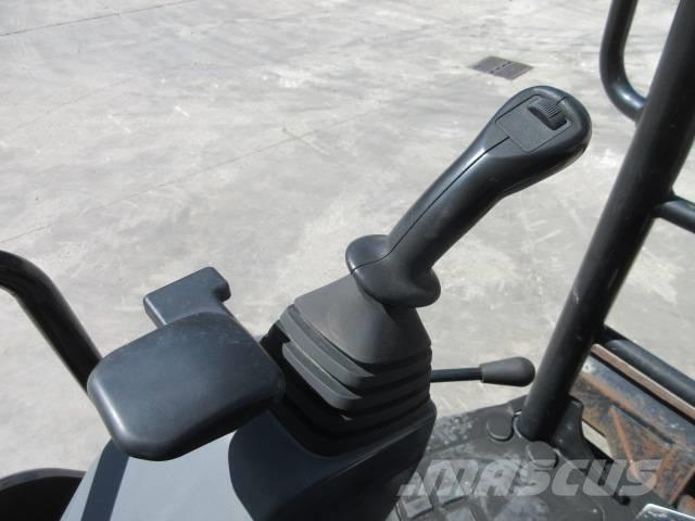 CAT 303 E CR Miniescavadeiras