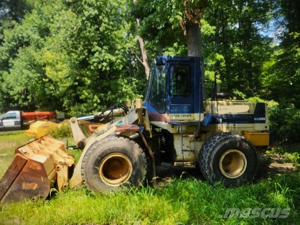 Komatsu WA 250 Carregadeiras de rodas