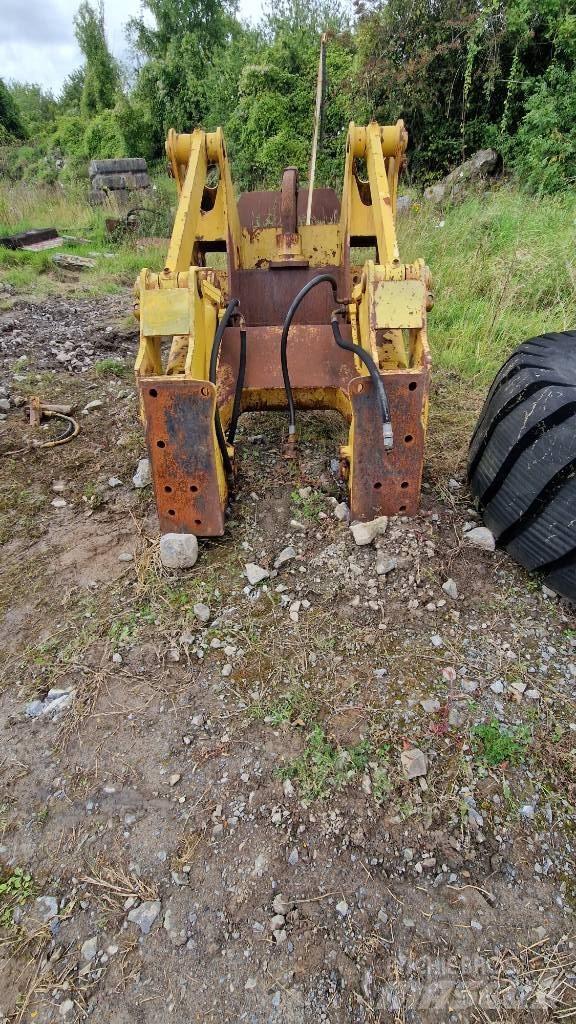 Komatsu D85 Chassis e suspensões