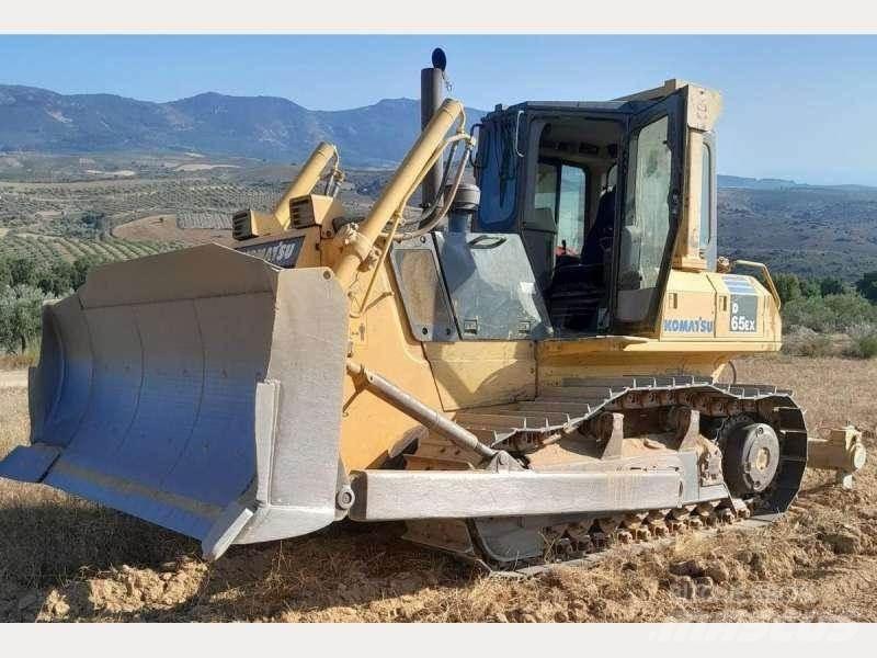 Komatsu D65EX-15 Dozers - Tratores rastos