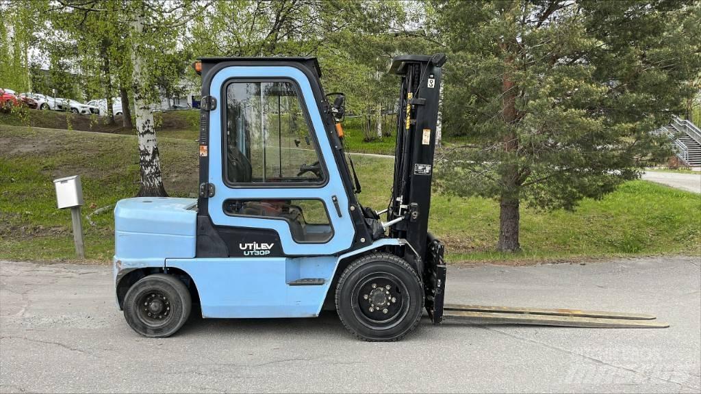 Utilev UT 30 PD Empilhadores Diesel