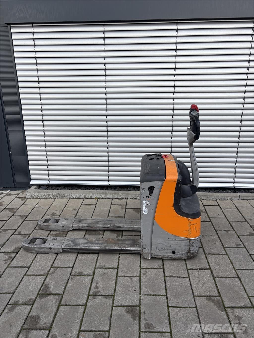 Still EXU16 Empilhador para operador externo