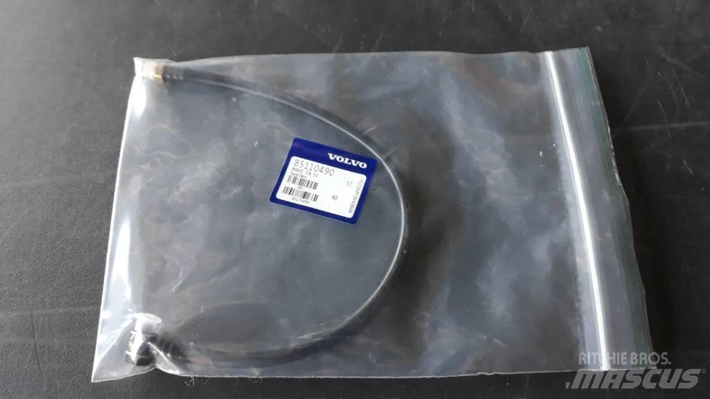 Volvo HOSE 85110490 Cabines e interior