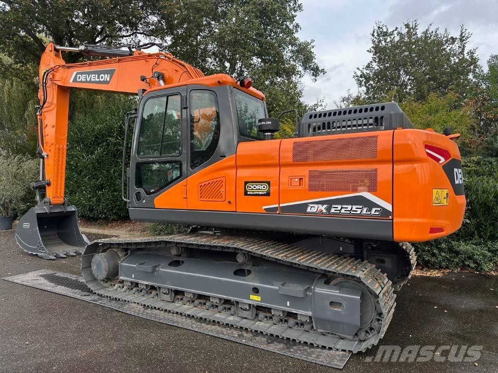 Develon DX 225 LC-7M Escavadeiras de esteiras