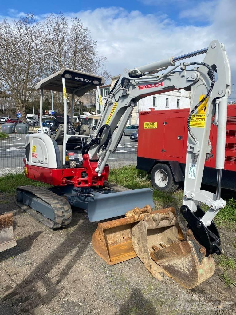 Takeuchi TB225 Miniescavadeiras