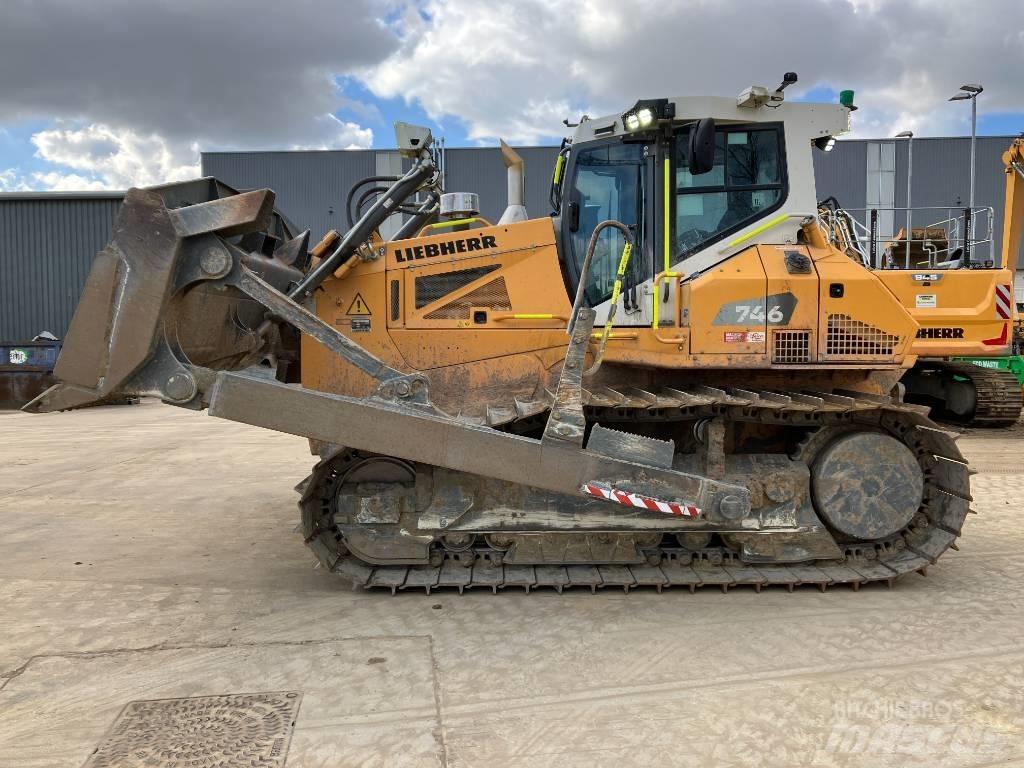 Liebherr PR 746 Dozers - Tratores rastos