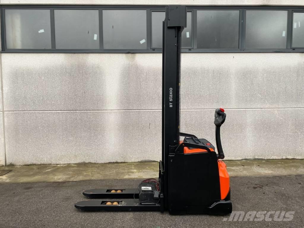 Toyota SWE160 Empilhador para operador externo