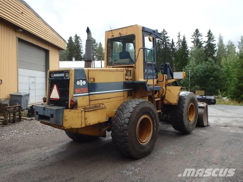 Komatsu WA 250-1 Carregadeiras de rodas