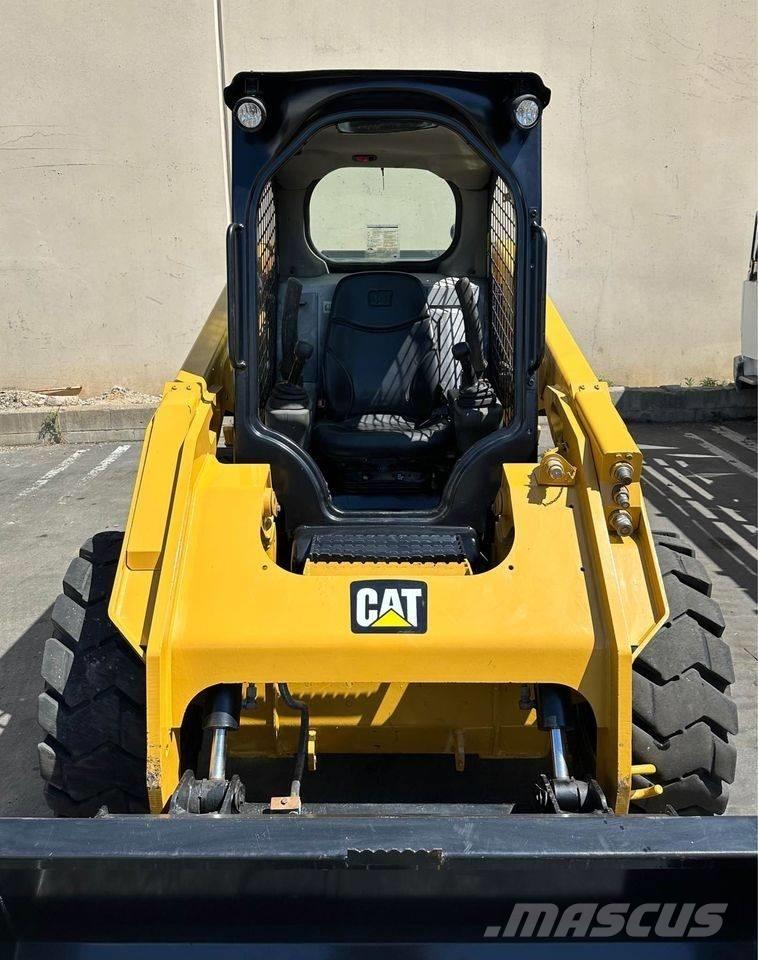CAT 246 D Minicarregadeiras