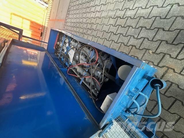 Holland Lift A151EV Elevadores de tesoura