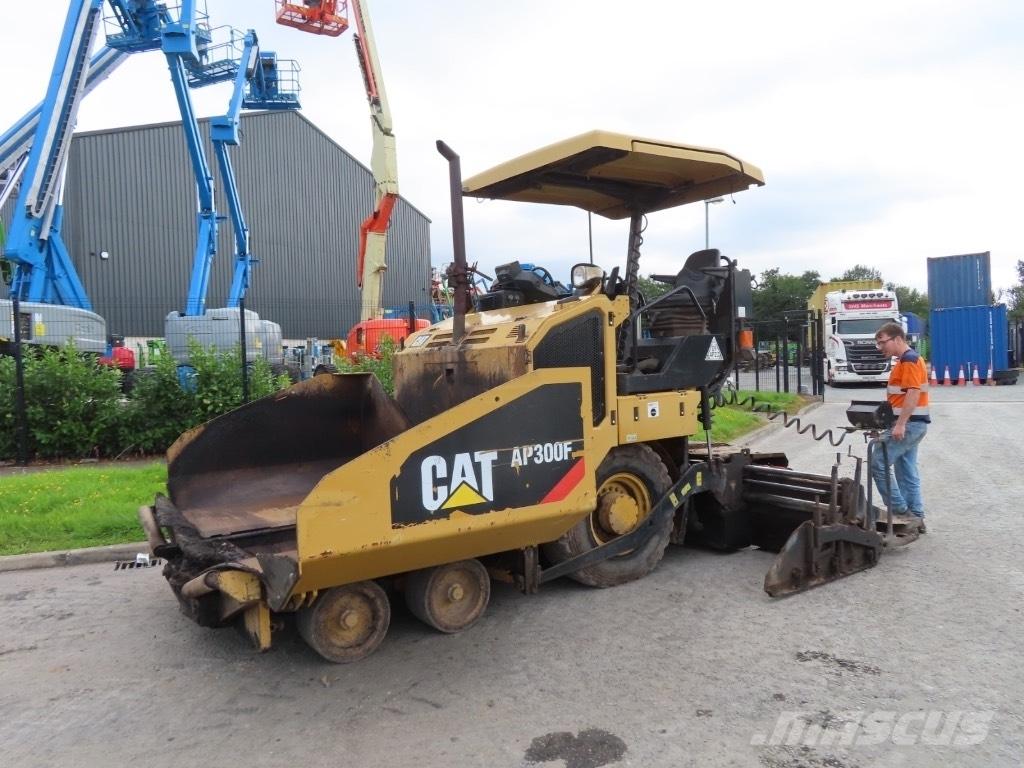 CAT AP 300 Espalhadoras de asfalto