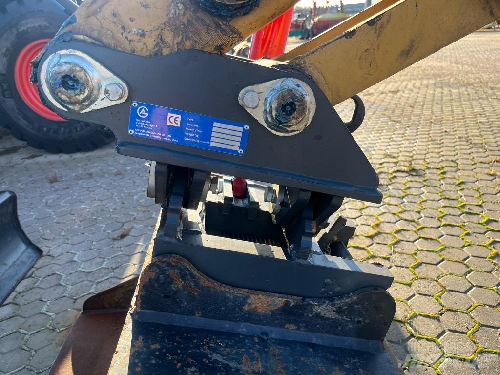 CAT 305.5 E2 Miniescavadeiras