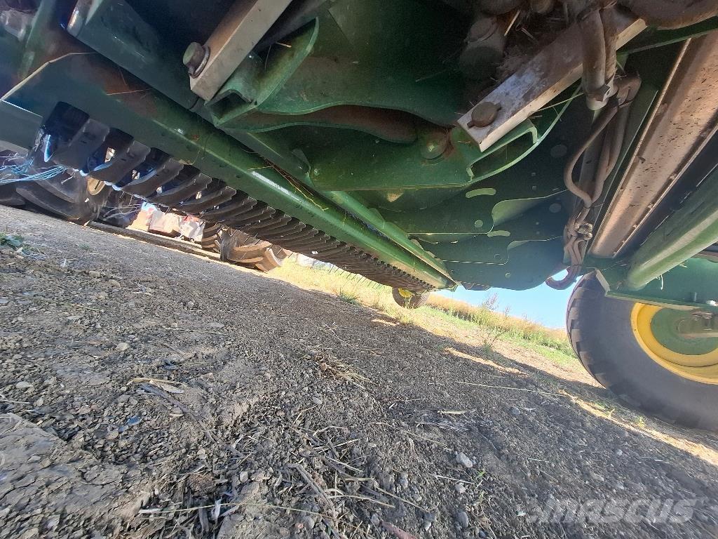 John Deere V461M Enfardadeira de rolos