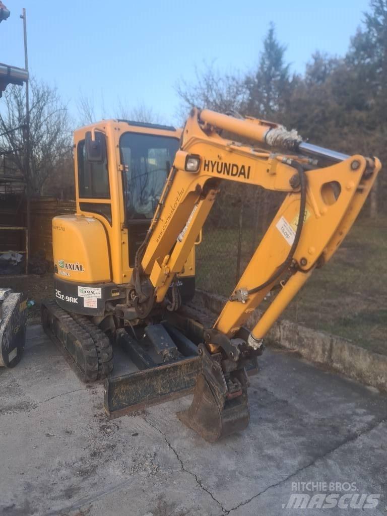 Hyundai R25Z-9 AK Miniescavadeiras