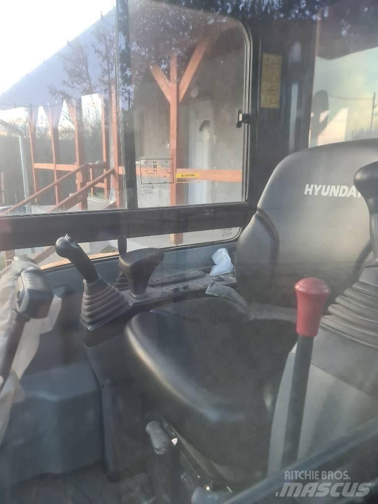 Hyundai R25Z-9 AK Miniescavadeiras