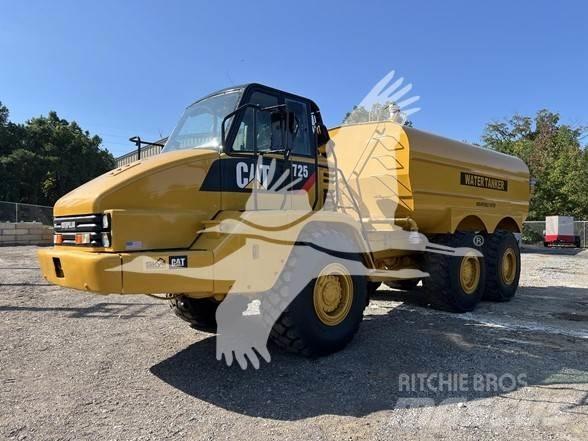 CAT 725 Auto-tanques
