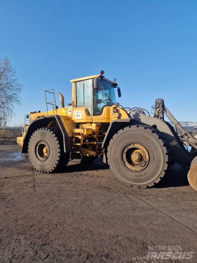 Volvo L 220 F Carregadeiras de rodas