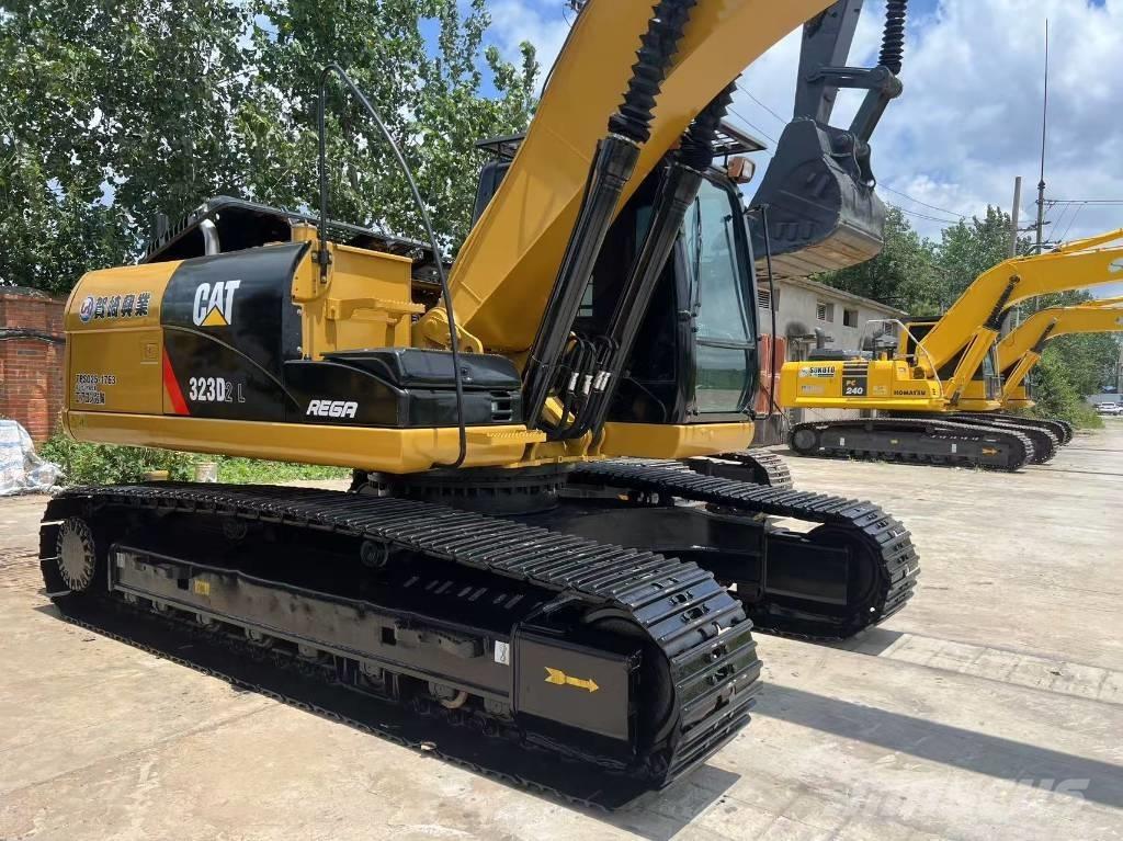 CAT 323d2l Escavadoras Midi 7t - 12t