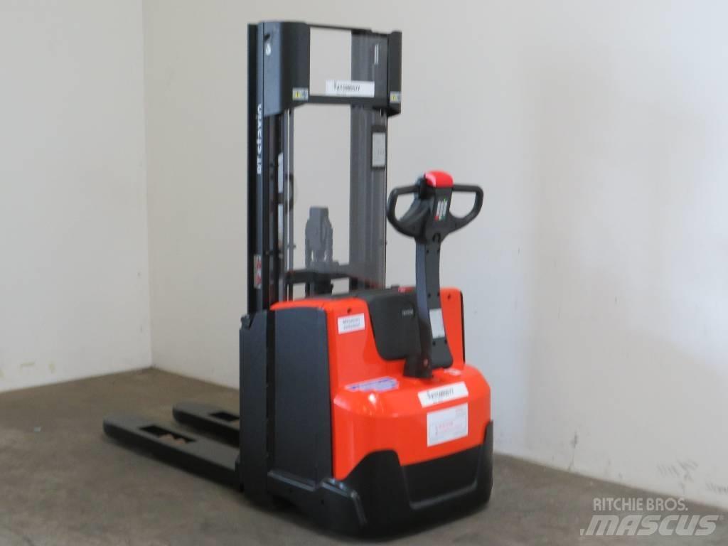 BT SWE 140 Empilhador para operador externo