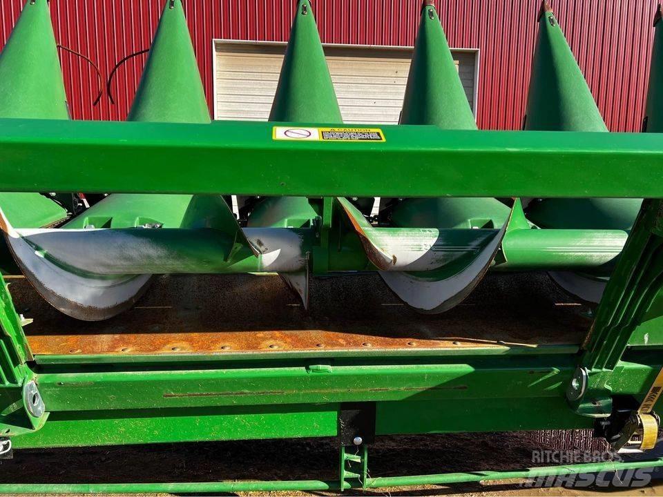 John Deere 716c Ceifeiras debulhadoras compactas
