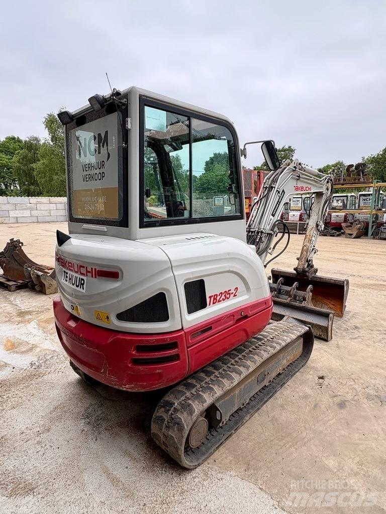 Takeuchi TB 235 Miniescavadeiras