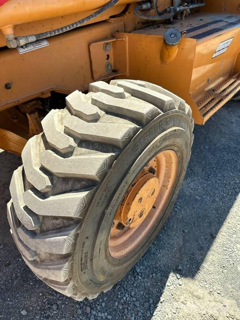 CASE 570 M XT Carregadeiras de rodas