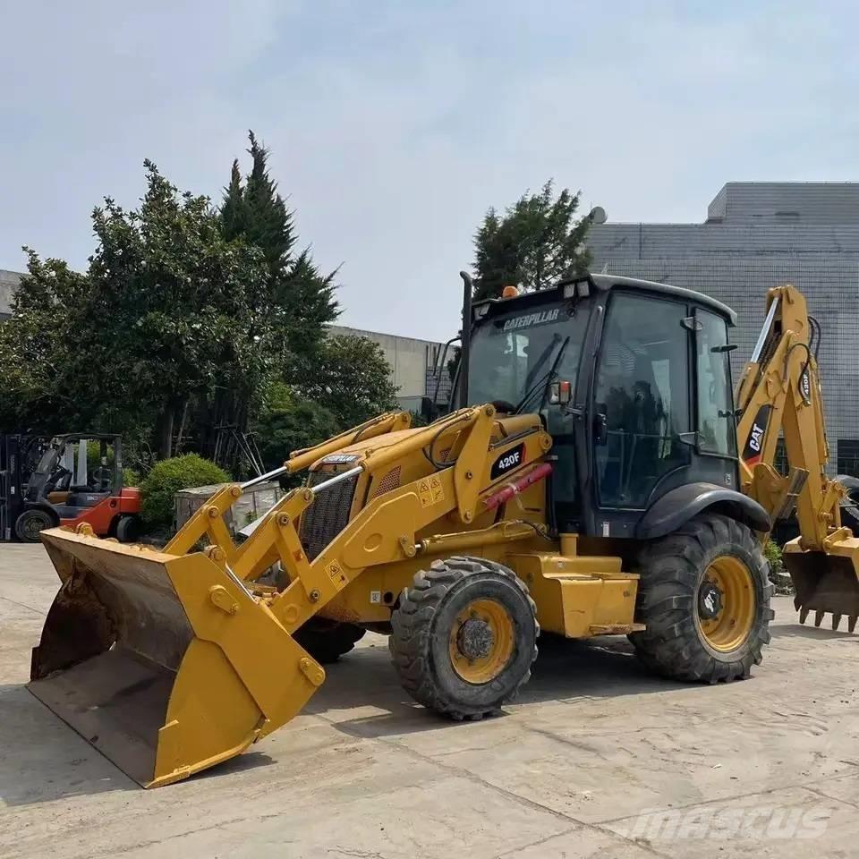 CAT 420 F Retroescavadeiras