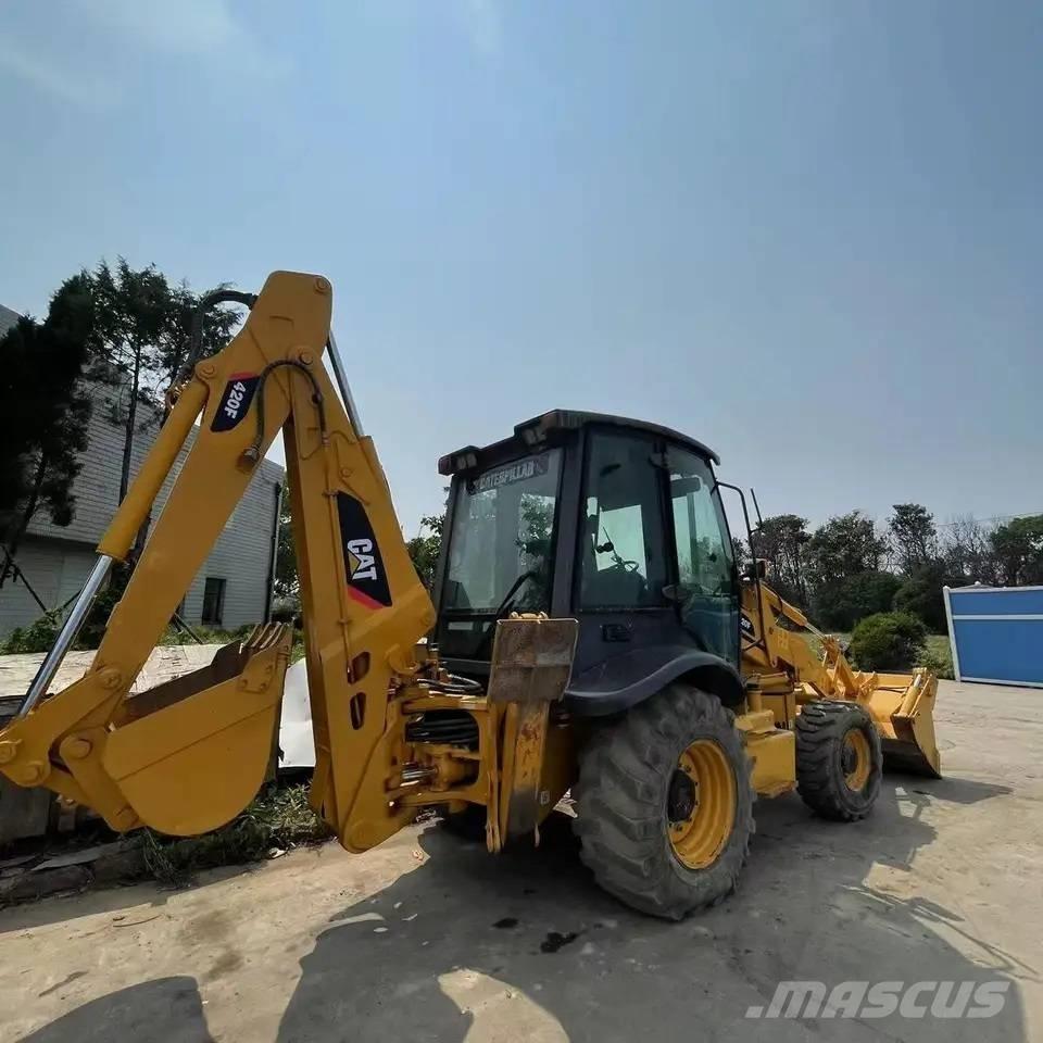 CAT 420 F Retroescavadeiras