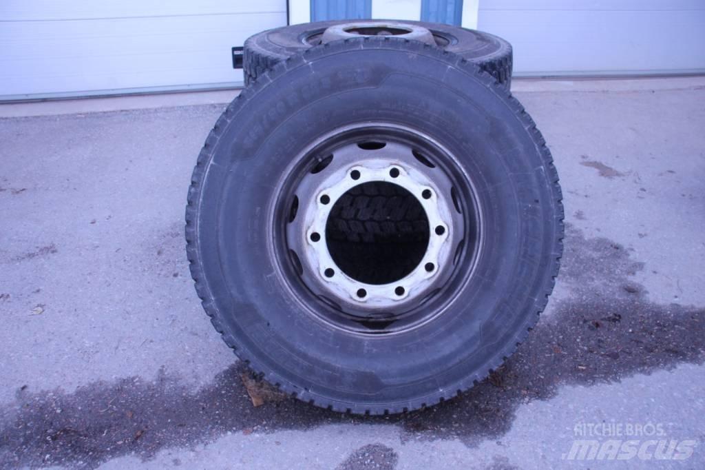 Michelin X MULTI Pneus