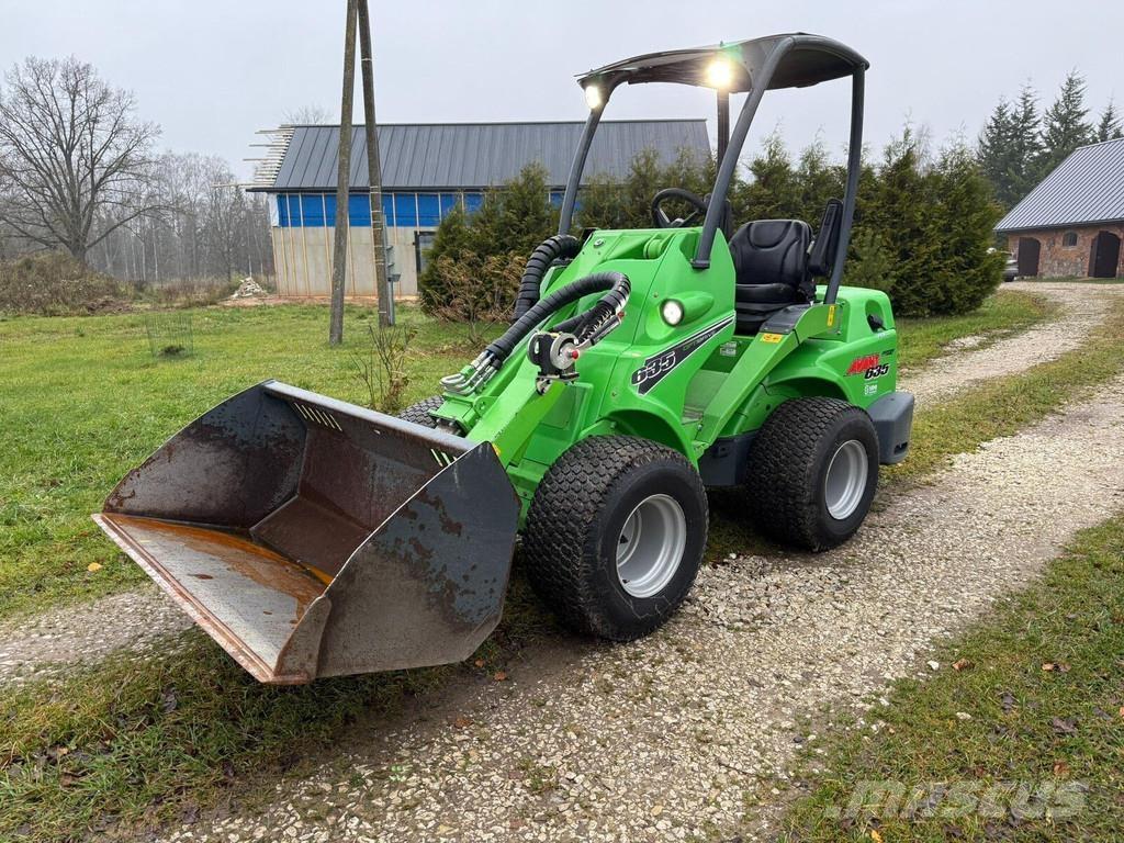 Avant 635 Carregadeiras de rodas