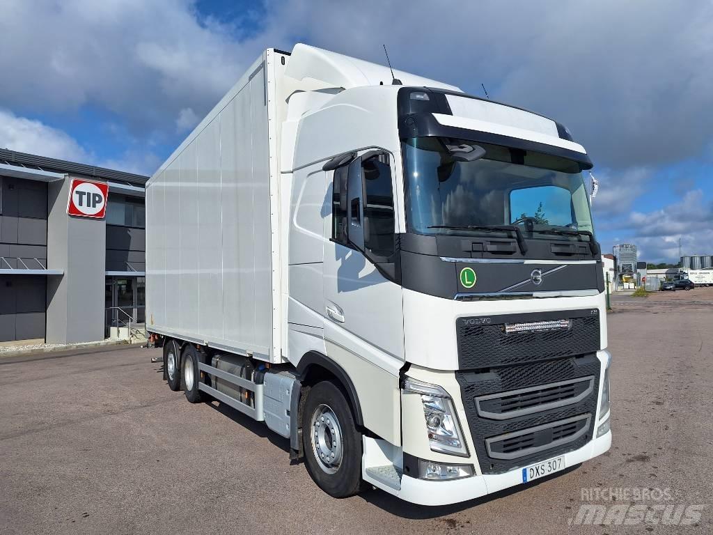 Volvo FH 500 Caminhões de caixa fechada