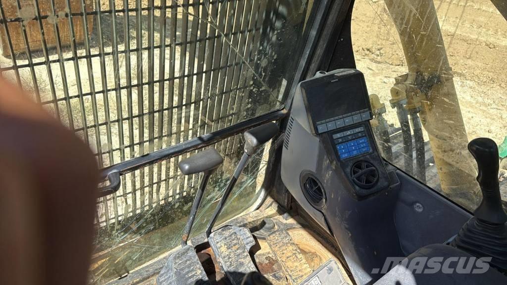 Komatsu 2012 Gruas de rastos