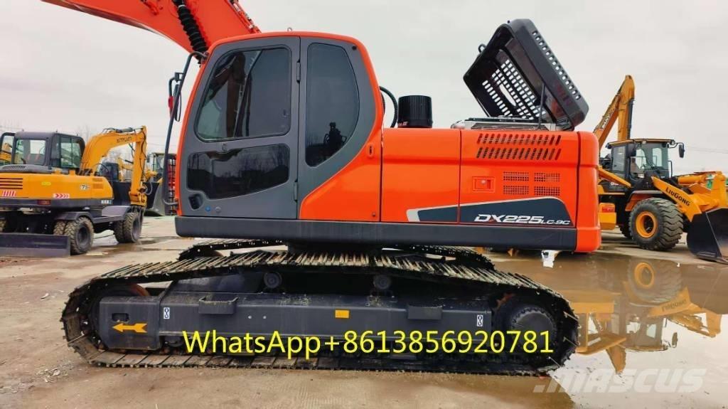 Doosan DX 225 Escavadeiras de esteiras