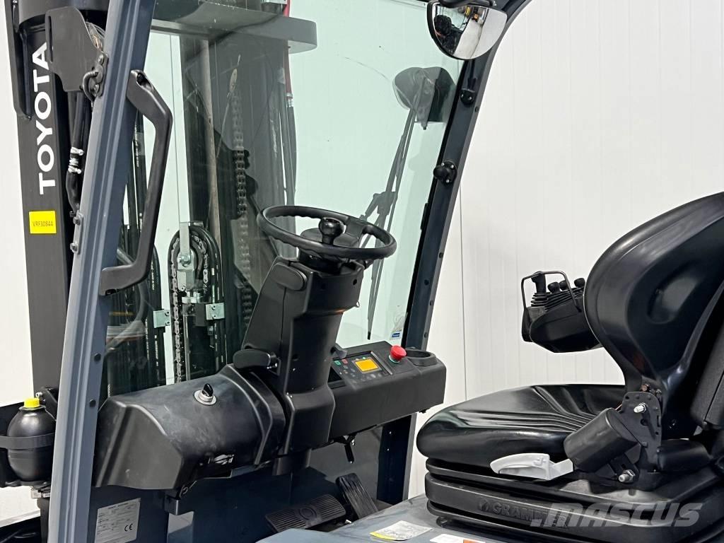 Toyota 8FBMT35 Empilhadores eléctricos
