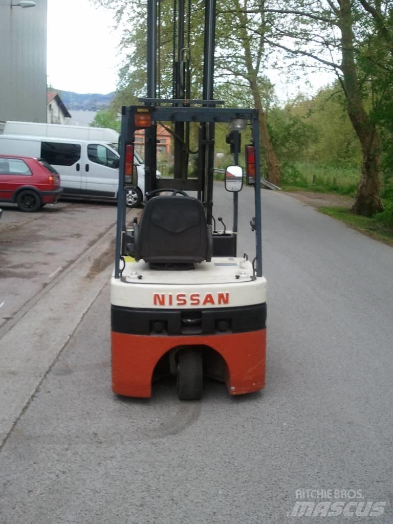 Nissan N01L15U Empilhadores eléctricos