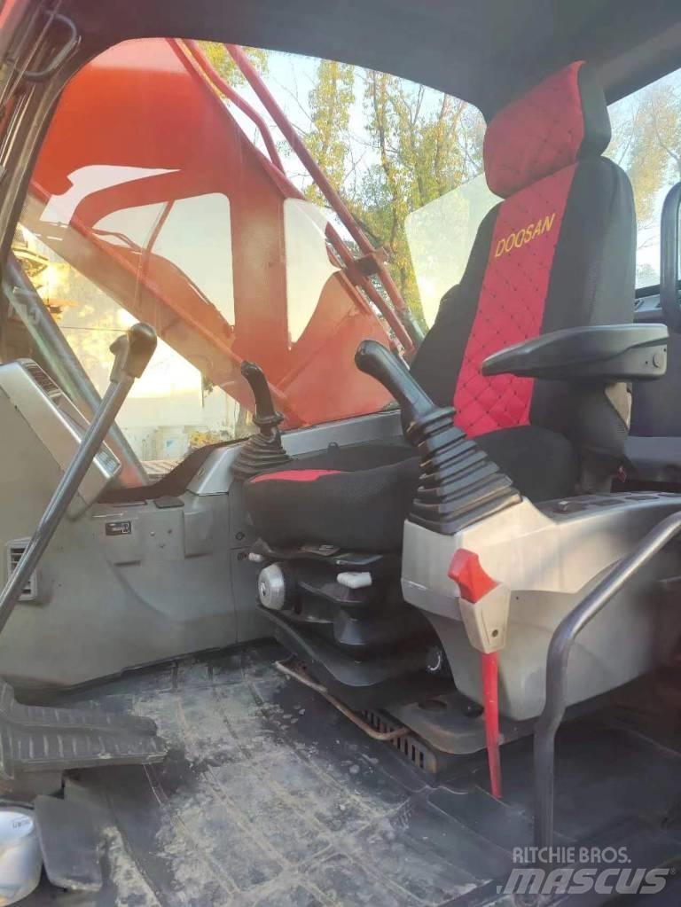 Doosan DX 225 Escavadeiras de esteiras