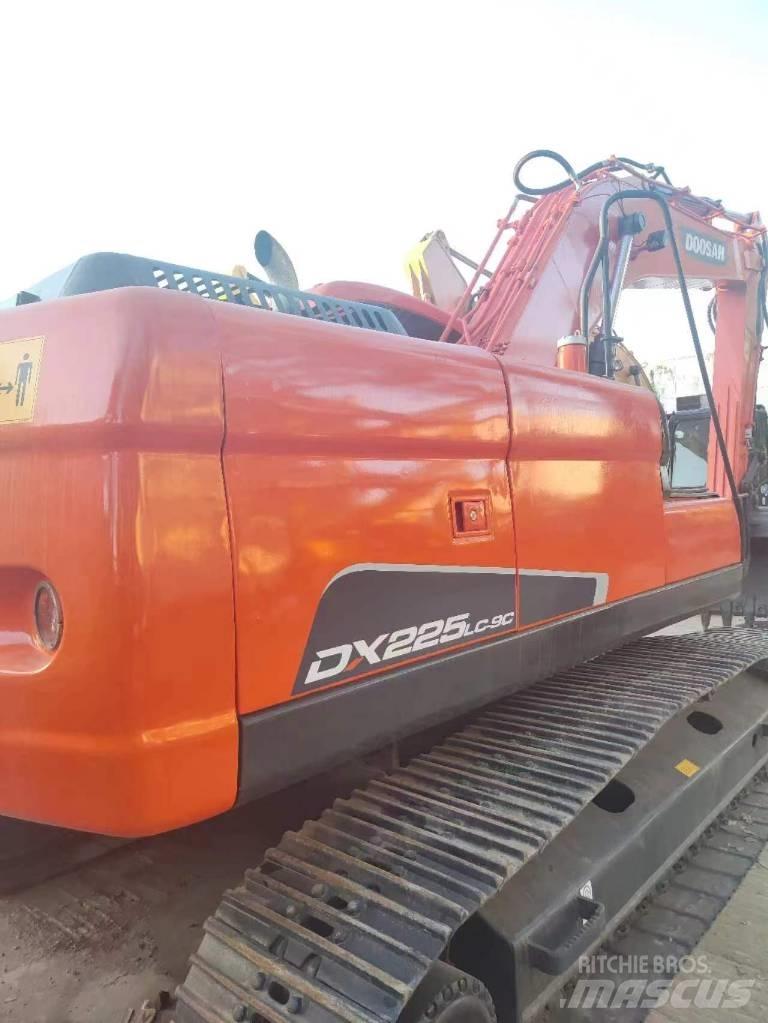 Doosan DX 225 Escavadeiras de esteiras