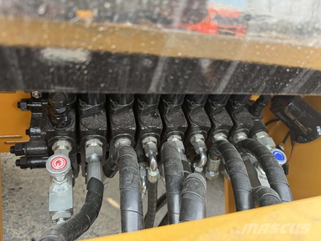 CAT 420 F Retroescavadeiras
