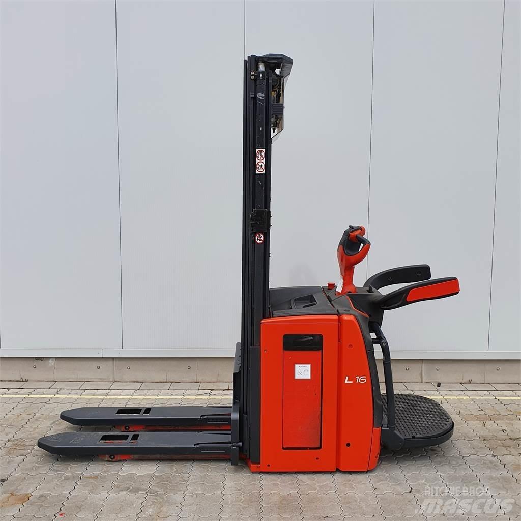 Linde L16AP Empilhador para operador externo