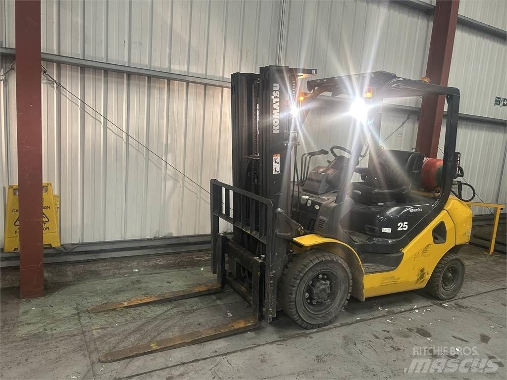 Komatsu FG25HT-17 Empilhadores a gás