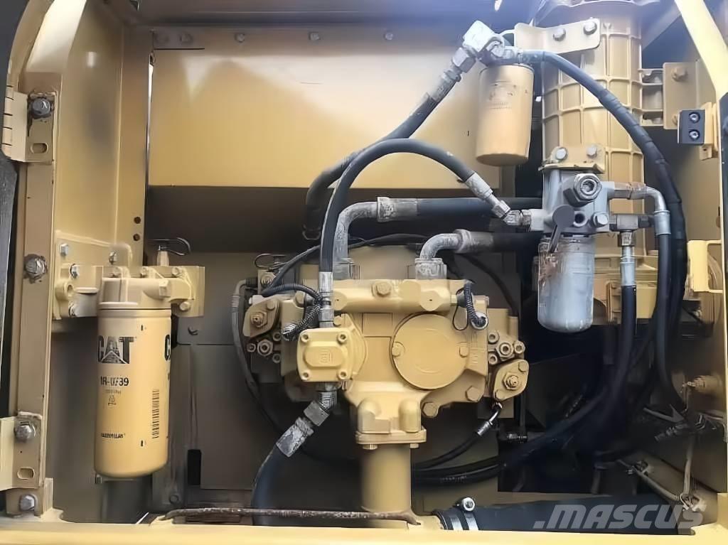 CAT 323 D L Escavadeiras de esteiras