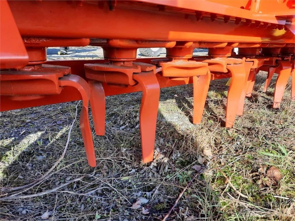 Kuhn HRB 303 D Grades mecânicas e moto-cultivadores