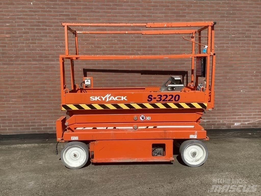 SkyJack SJIII3220 Elevadores de tesoura