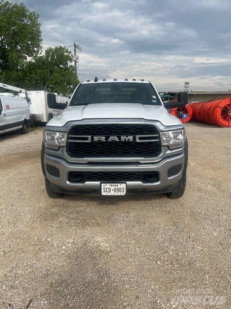 RAM 5500 Camiões estrado/caixa aberta