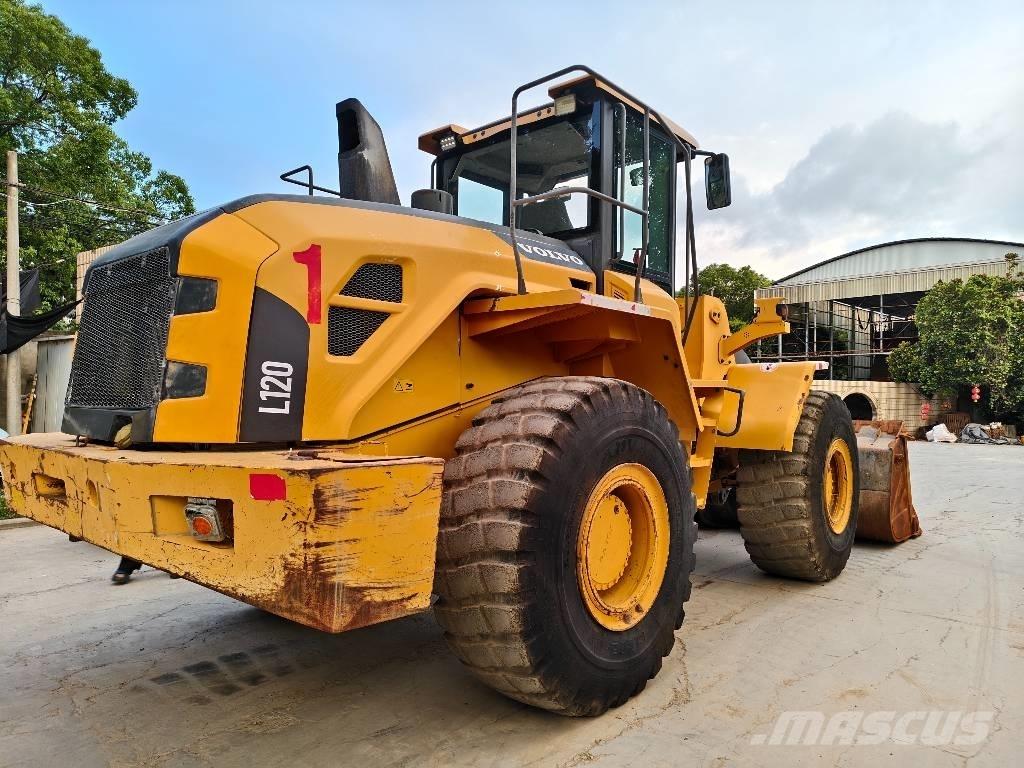 Volvo L 120 Carregadeiras de rodas