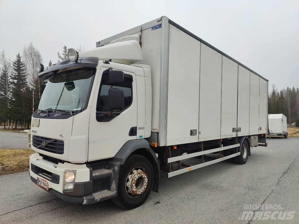 Volvo FL 260 Caminhões de caixa fechada