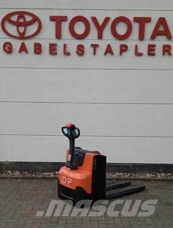 Toyota LWE 200 Porta palettes