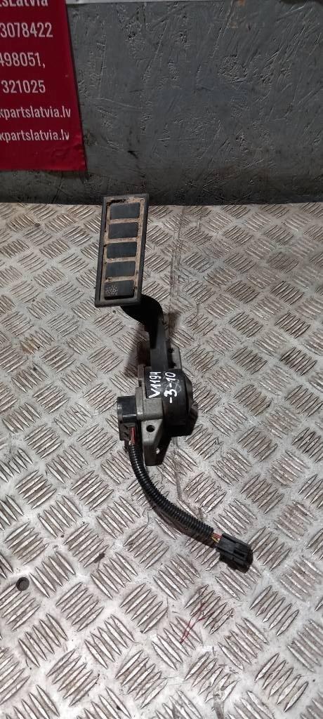 Volvo FH 13   3980492 Cabines e interior