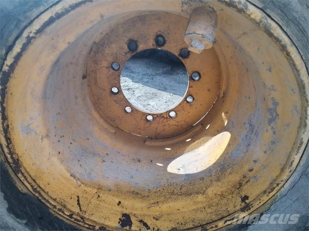 Ösa 250 24x26,5 Pneus